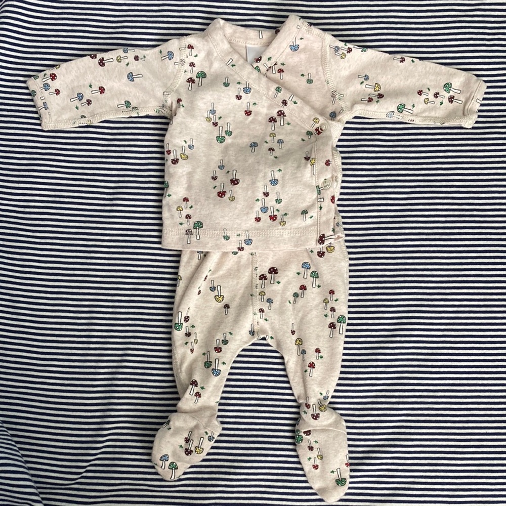 Hanna Andersson Newborn Kimono shirt and footie pant set